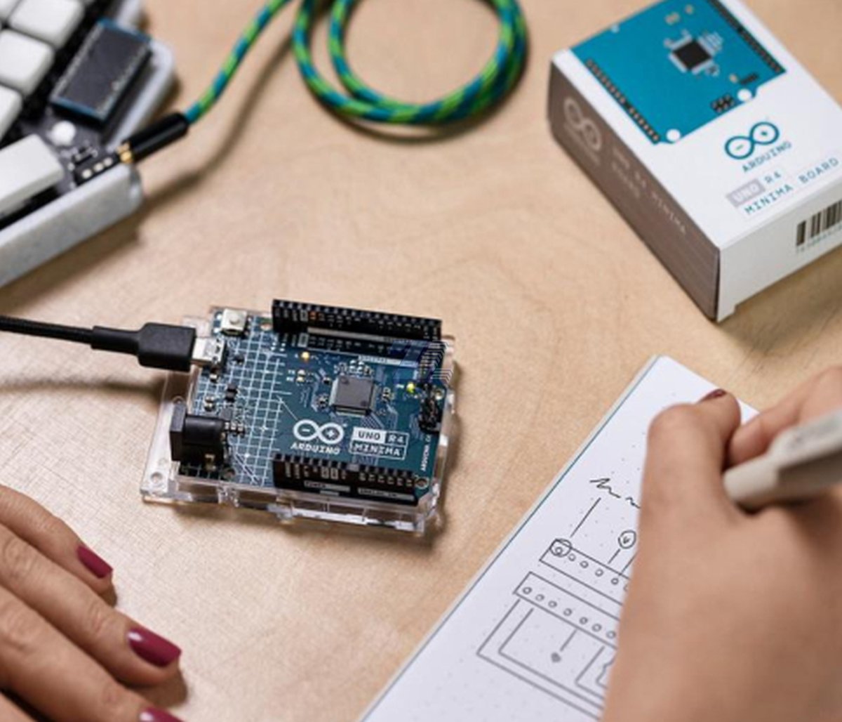 Placa de desarrollo electrónica Arduino® UNO R4 MINIMA - Imagen 2